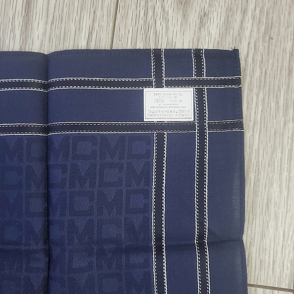 Men Hankies - Picture 7 of 9